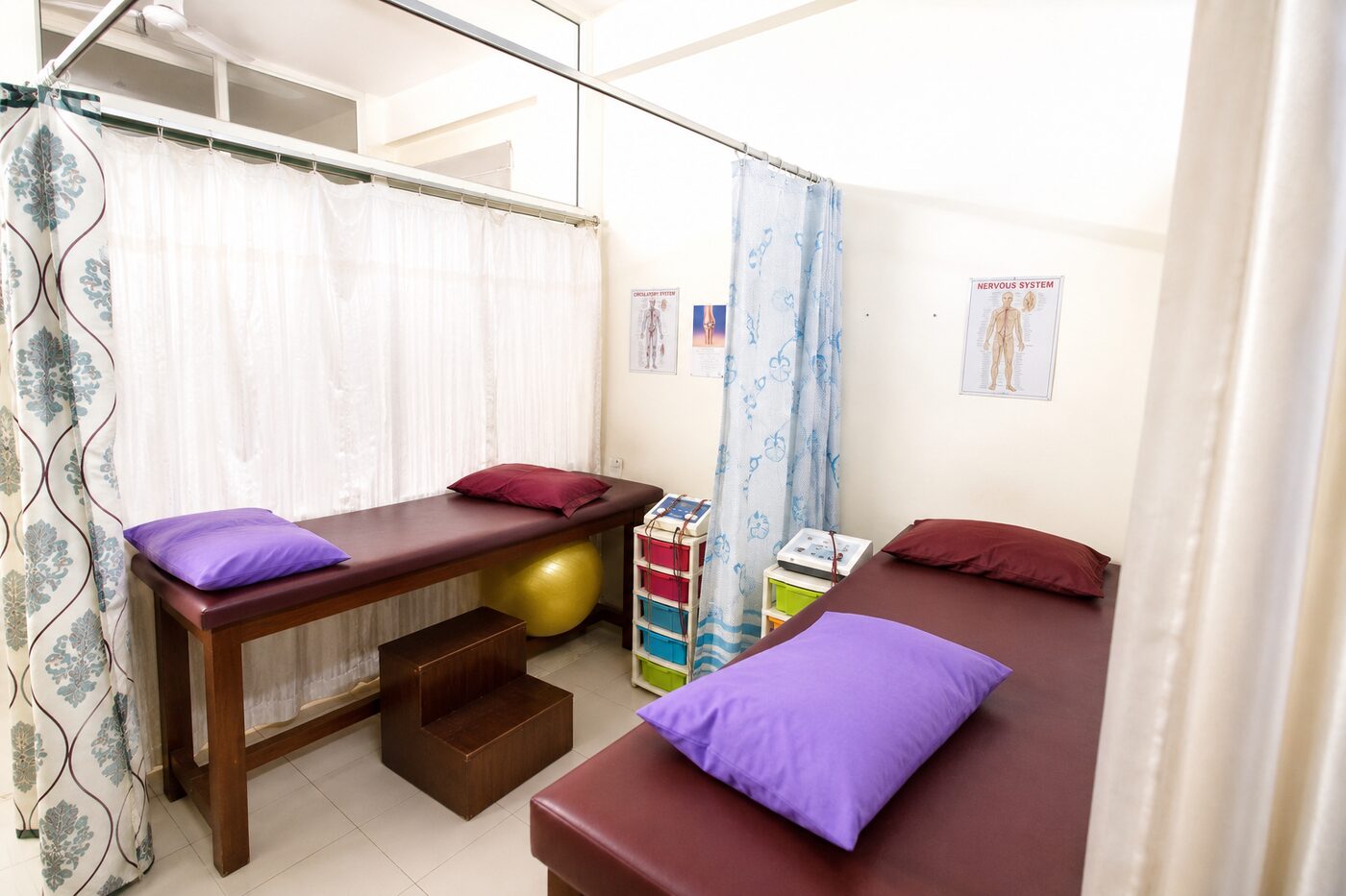 Inside Advanced Physiotherapy Bone & Spine Clinic, Bhopal